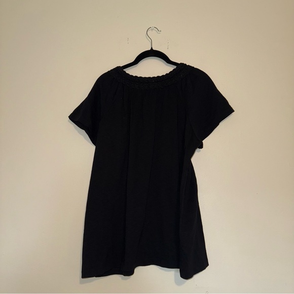 JM Collection | Black V-Neck Short Sleeve Blouse - Picture 4 of 4